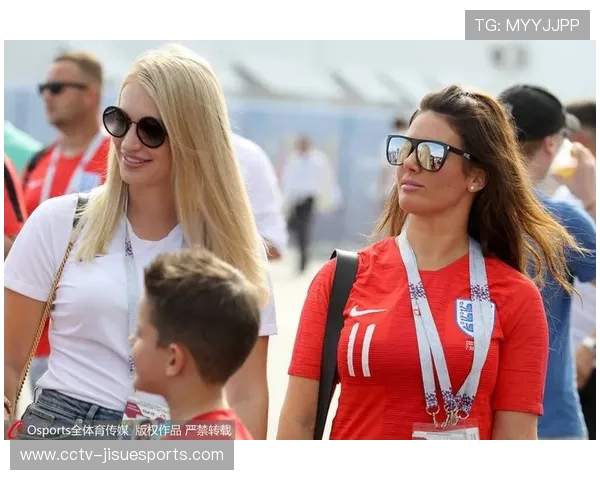 圣诞期间球员家庭观赛传统,温馨画面频现 圣诞期间球员家庭观赛传统,温馨画面频现